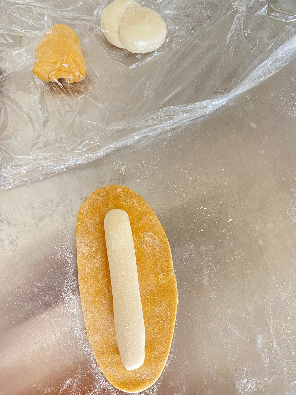 萌萌哒的剥皮香蕉馒头