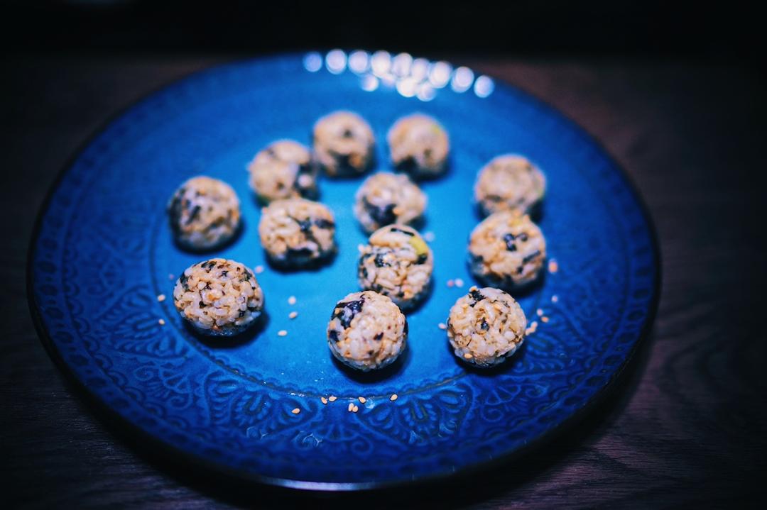 韩式金枪鱼海苔拌饭～饭团
