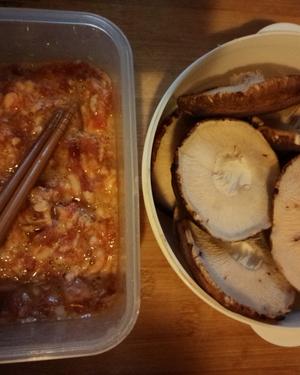 芝士焗肉沫香菇的做法 步骤1
