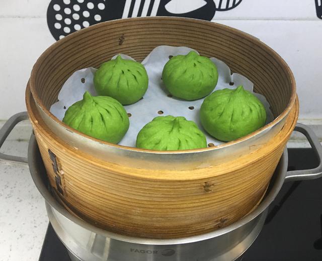 乐活教主的美食之——韭菜/粉丝/鸡蛋菠菜提褶素菜包的做法