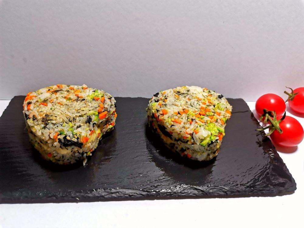 超简单又美味的紫菜小饭团