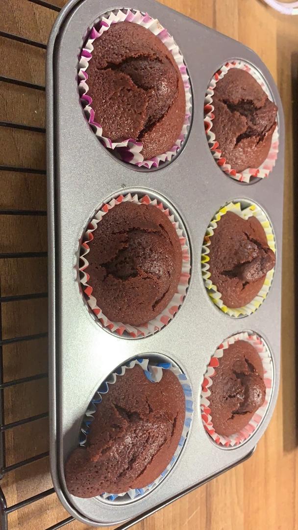 红丝绒纸杯蛋糕