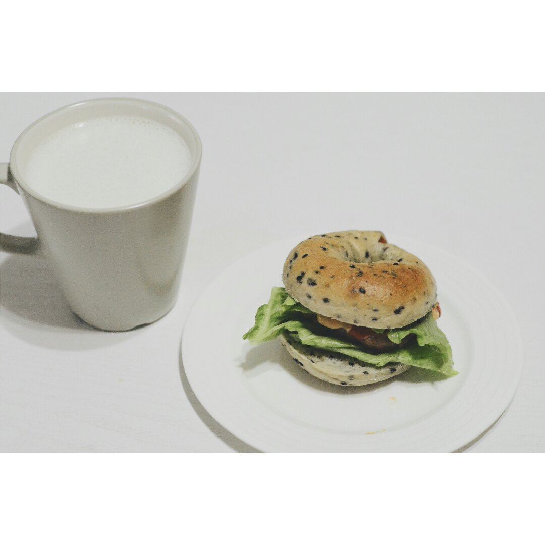 黑芝麻全麦贝果