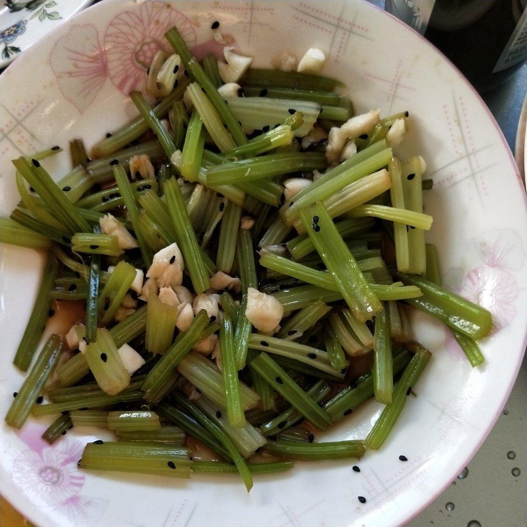 生病时唯一想吃的菜-凉拌芹菜