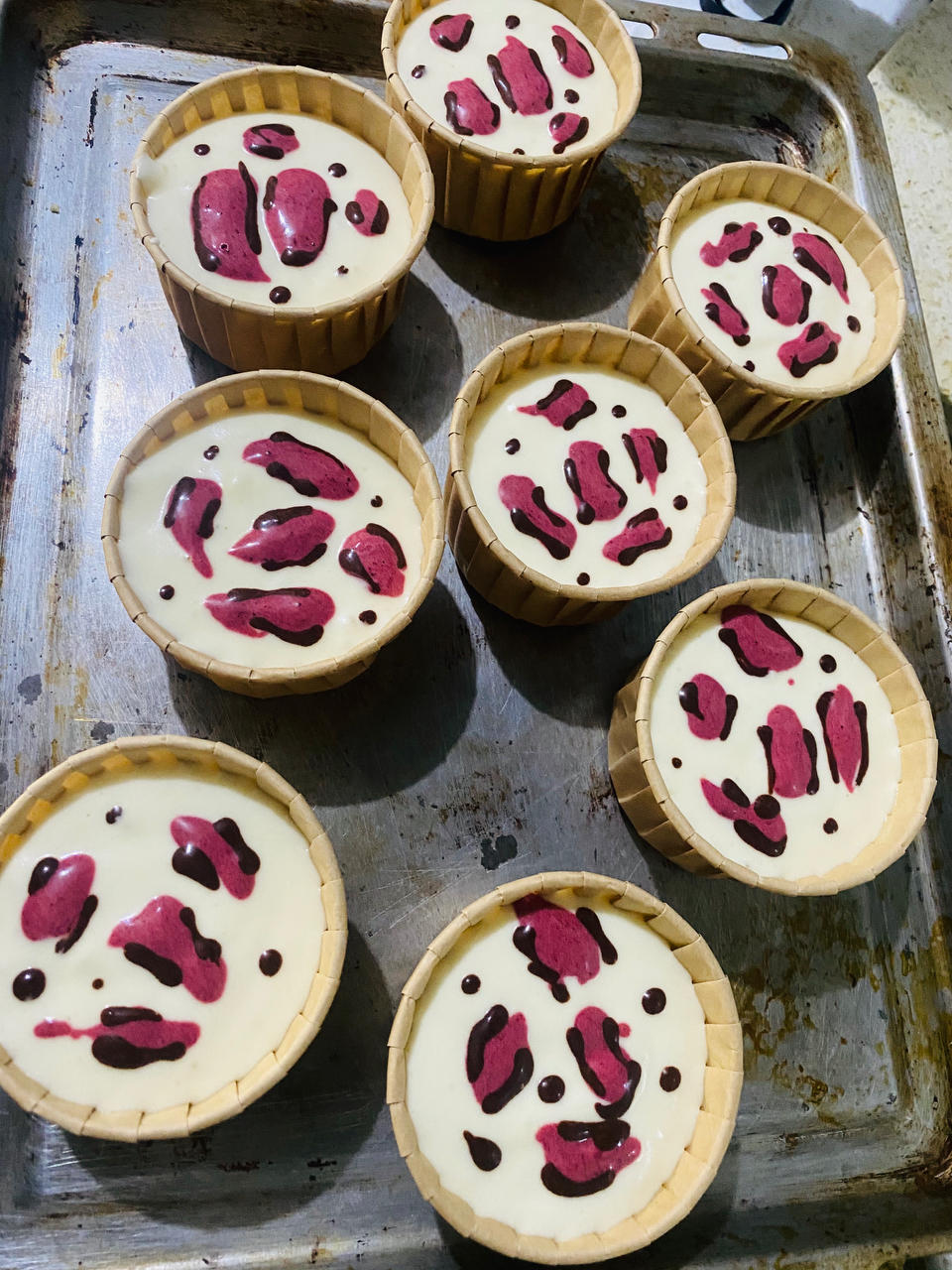 搬运｜粉红豹纹杯子蛋糕