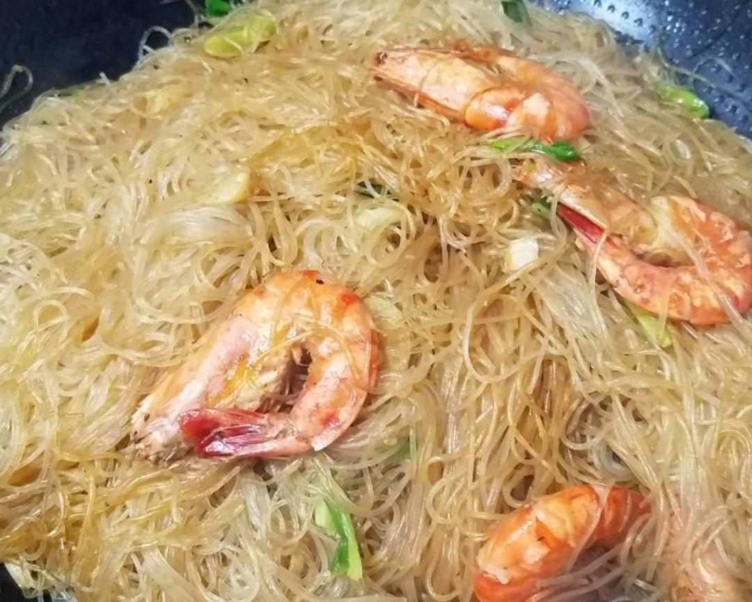 品虔炒虾粉丝的做法