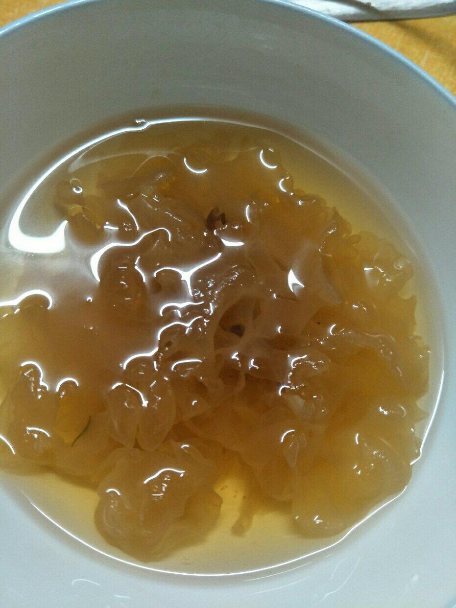 冰糖银耳红枣汤