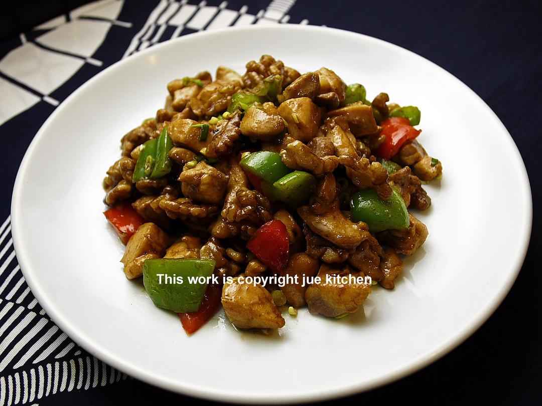 酱爆桃仁鸡丁的做法