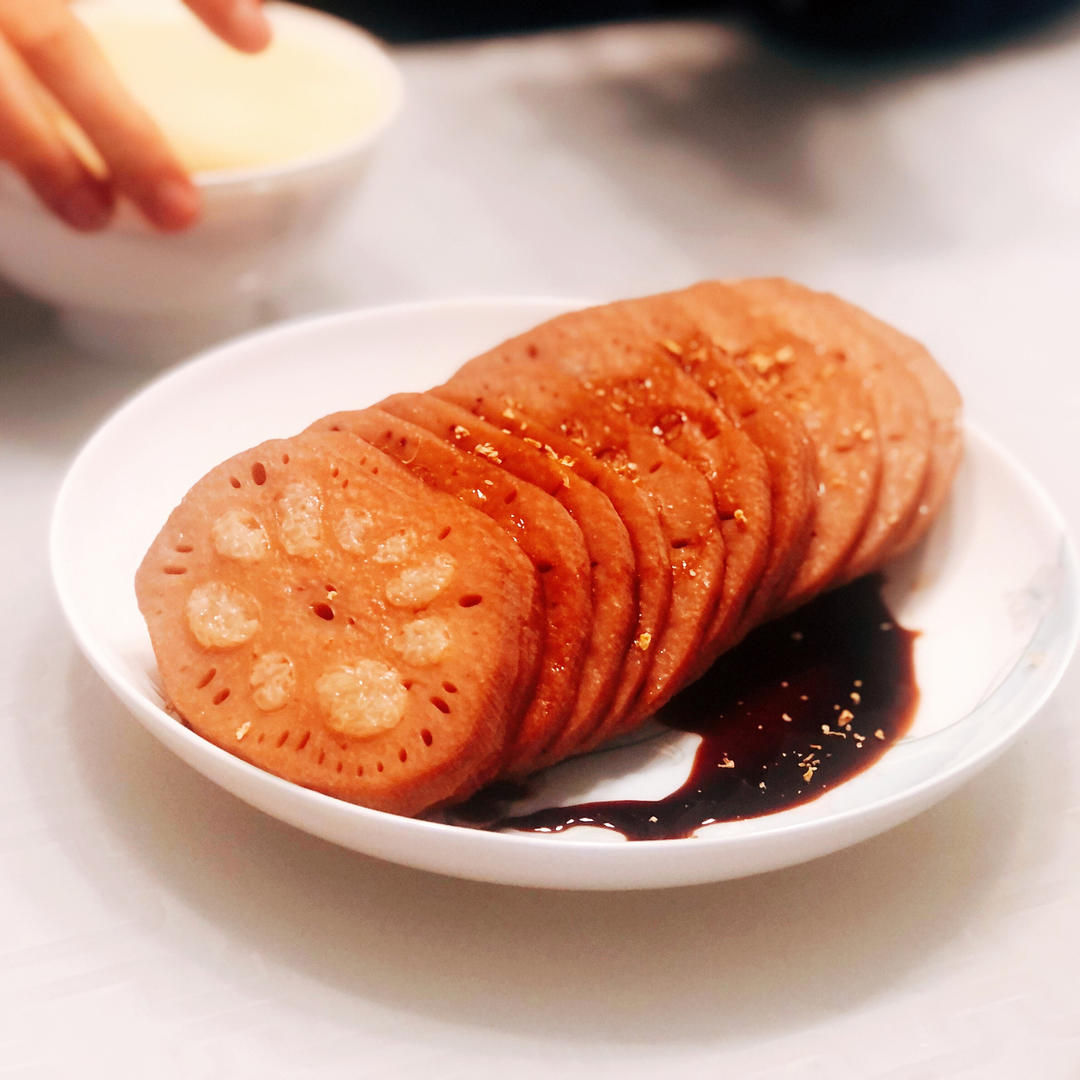 餐桌边的早餐