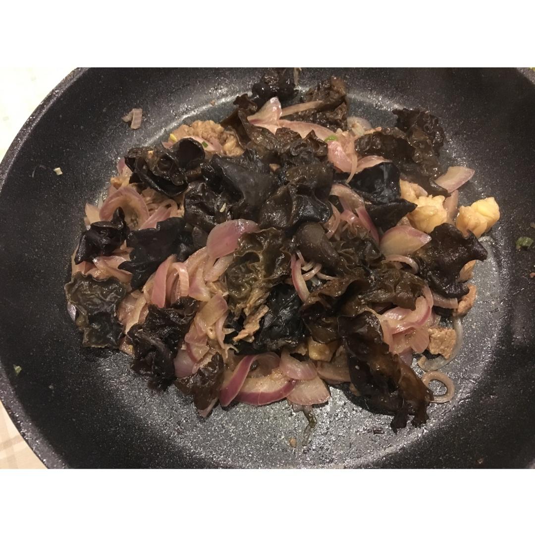 木耳洋葱炒肉