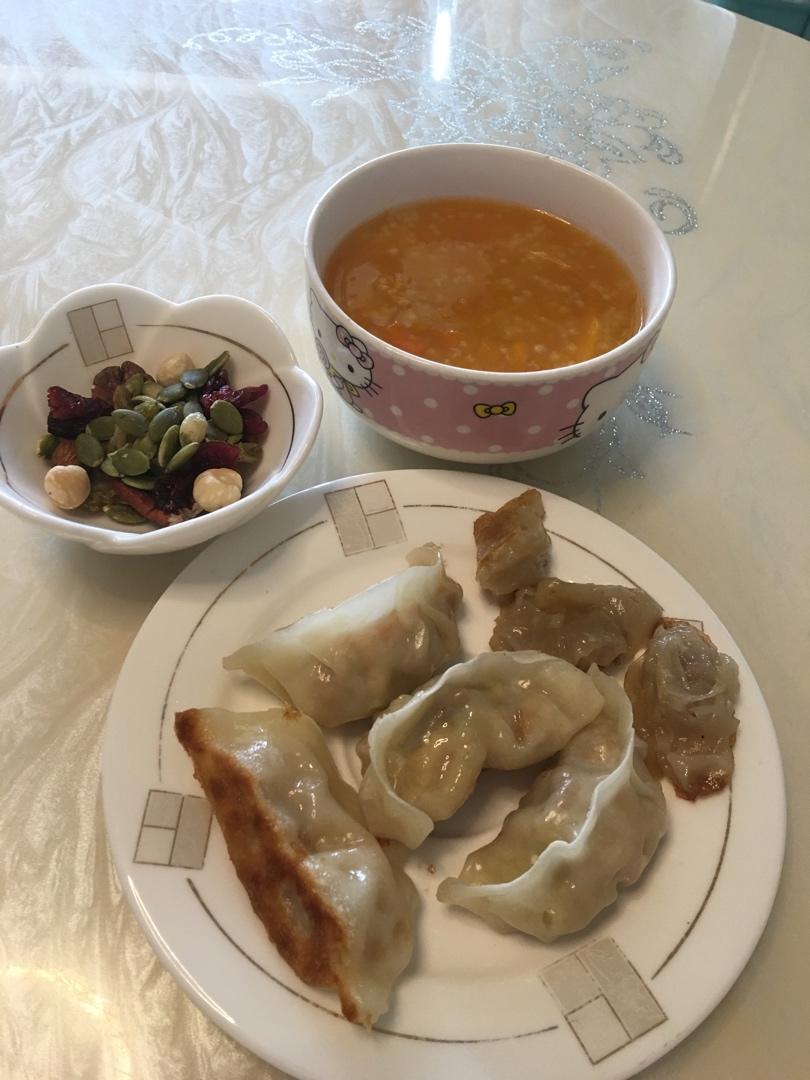 南瓜小米粥(人见人爱版)