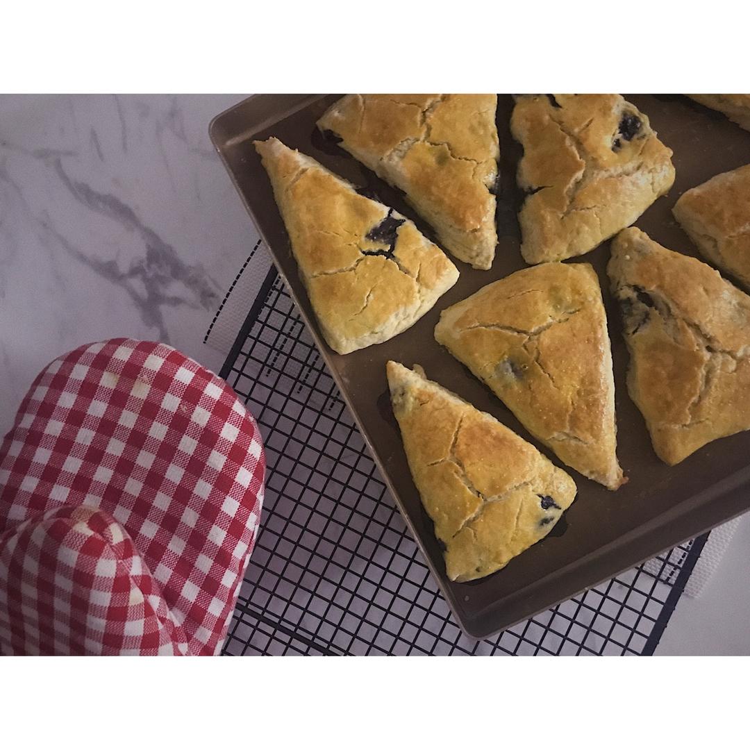 蓝莓司康 Blueberry Scone