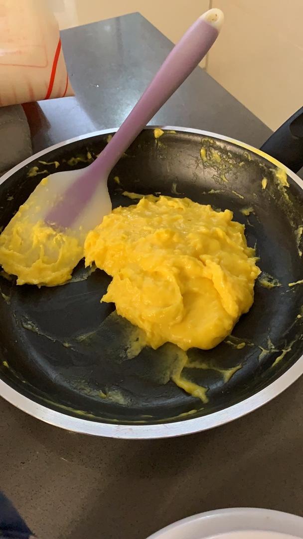 『巨无霸鲜奶卡仕达』