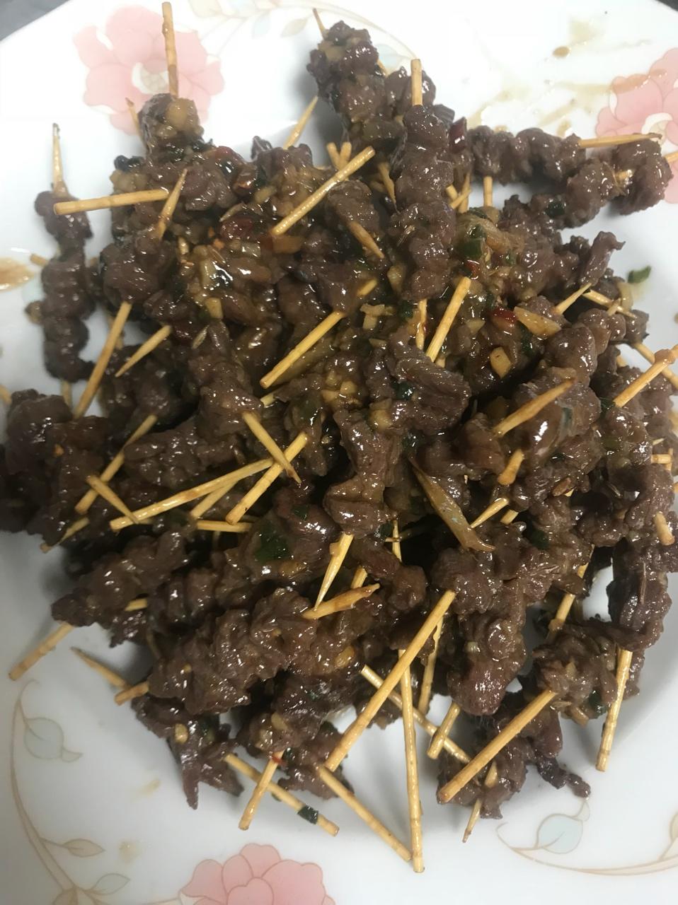 一串接一串，才发现牛肉这样吃，有滋更有味！——牙签牛肉