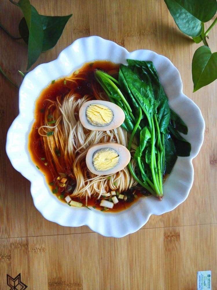早上来碗鸡蛋面🍜，清爽营养，几分钟搞定