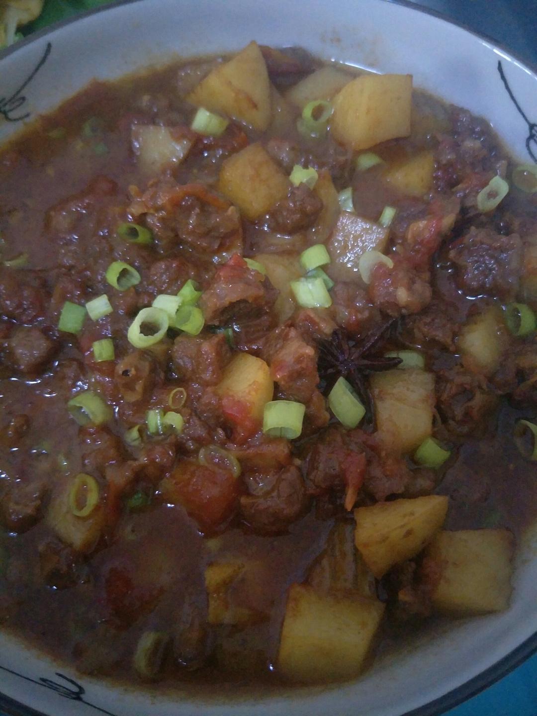 番茄土豆牛肉砂锅