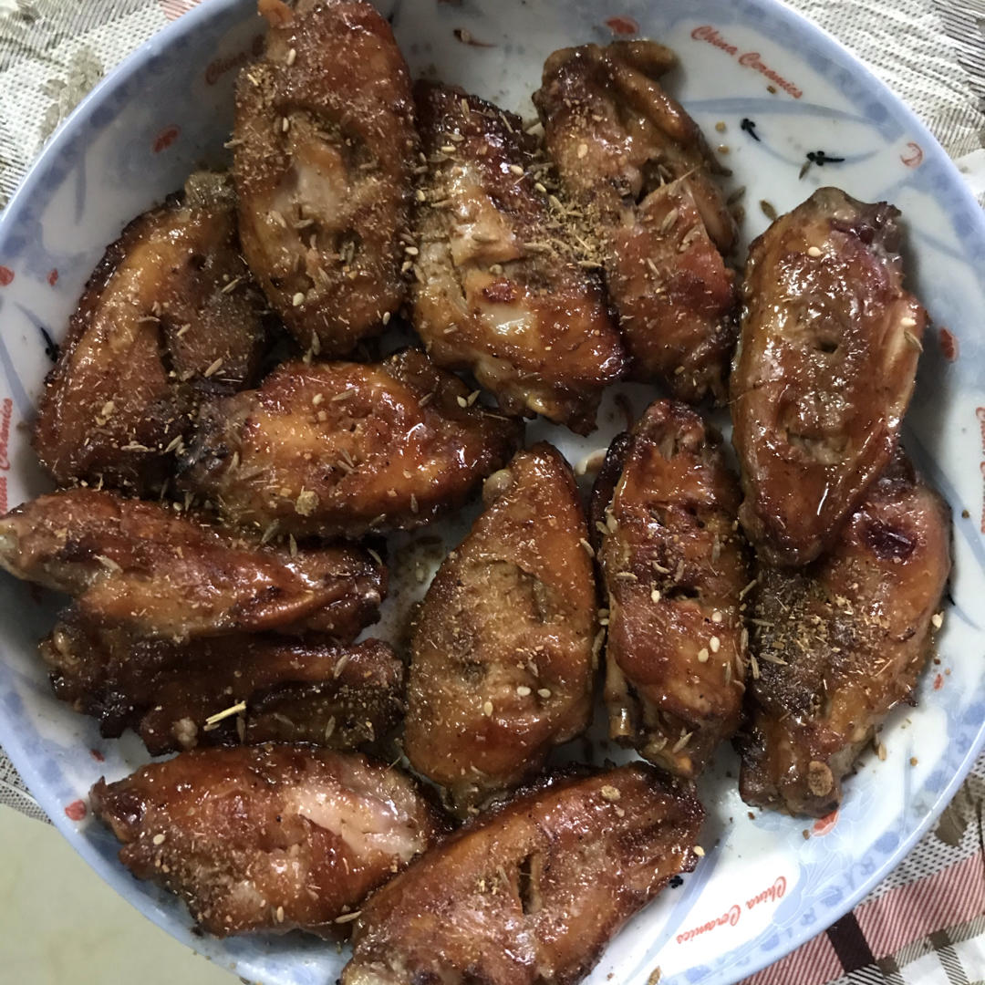 清爽不油腻～好吃到舔手指的蒜香柠檬烤鸡翅