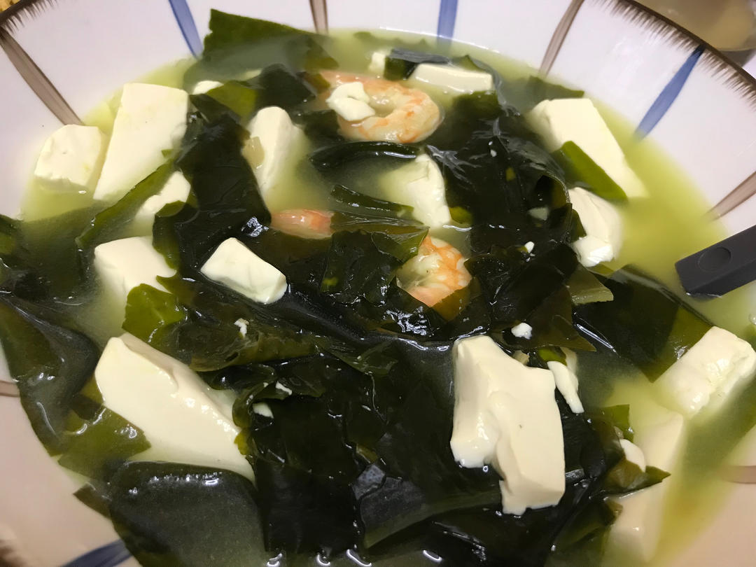 减脂虾仁豆腐裙带菜汤（一人份）