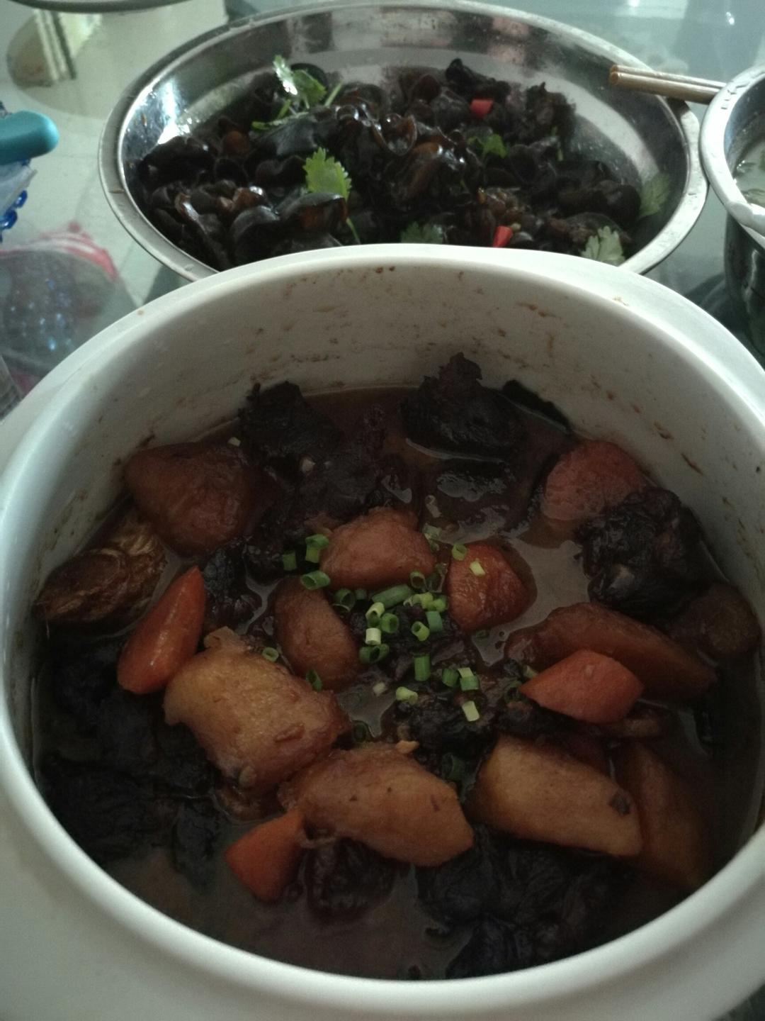 胡萝卜土豆烧牛腩