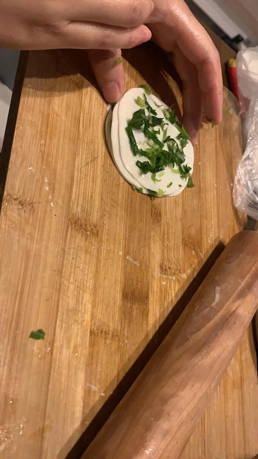 葱油饼（饺子皮 懒人快手版）