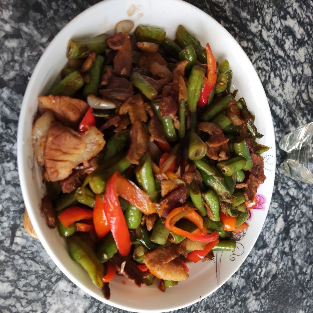 炒肉就得嫩—豆角炒肉（四季豆）