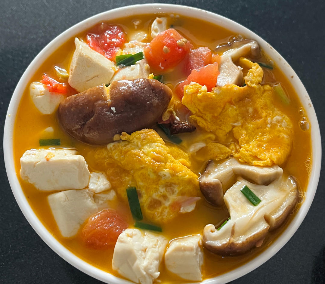 西红柿菌菇豆腐汤