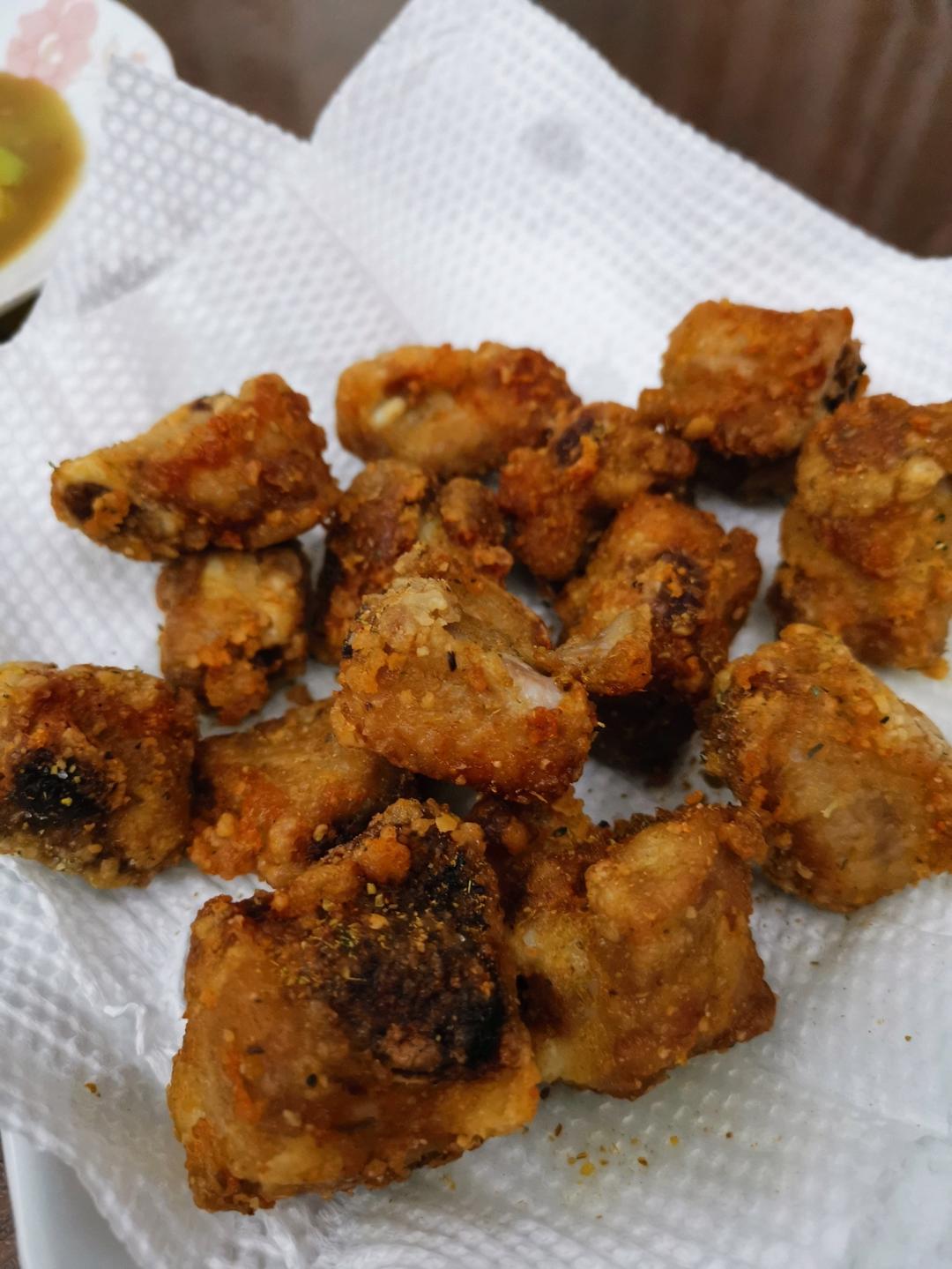 完美复刻中餐厅38块钱一份的椒盐排骨，骨香肉烂，好吃到吮手指