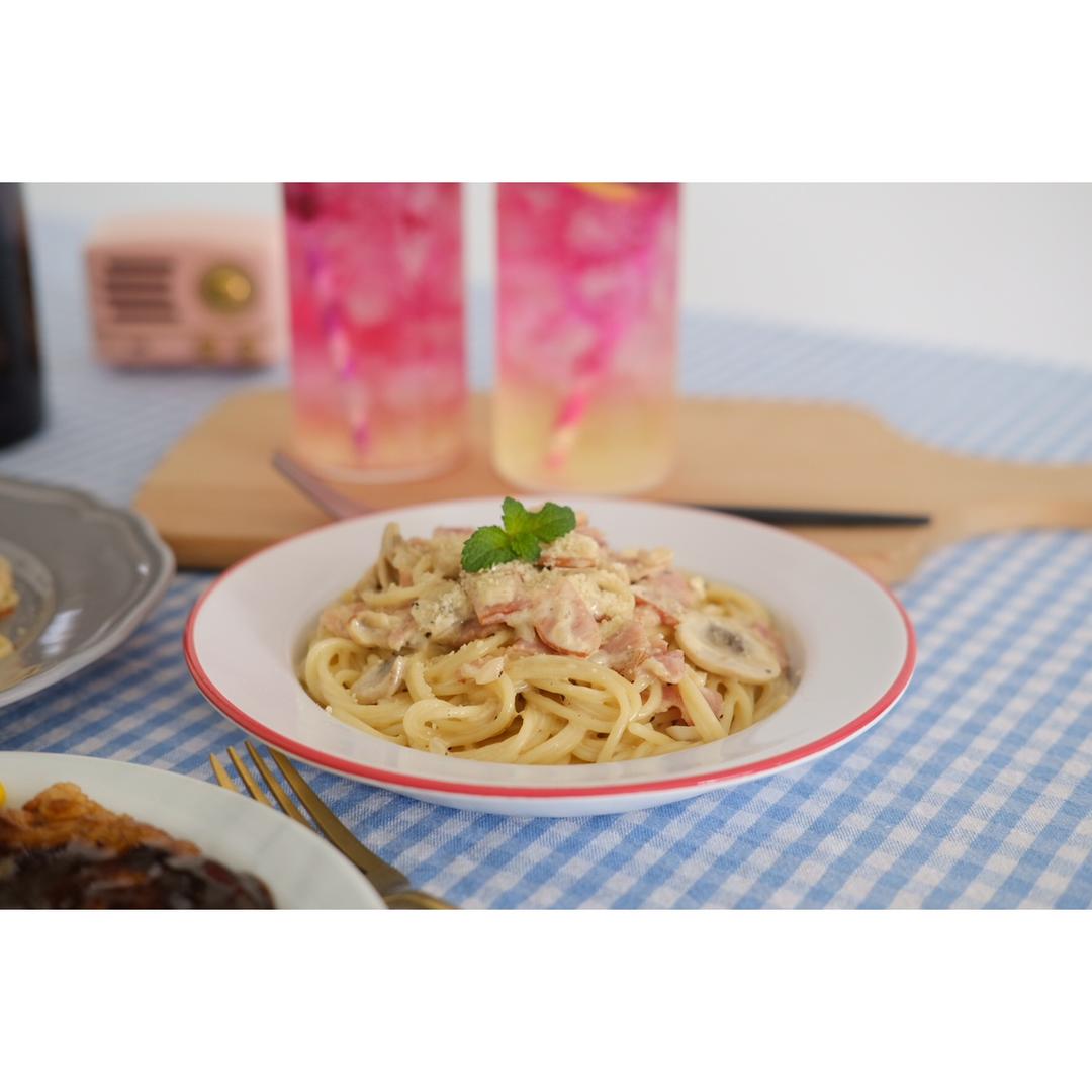 白蘑菇奶油培根意面