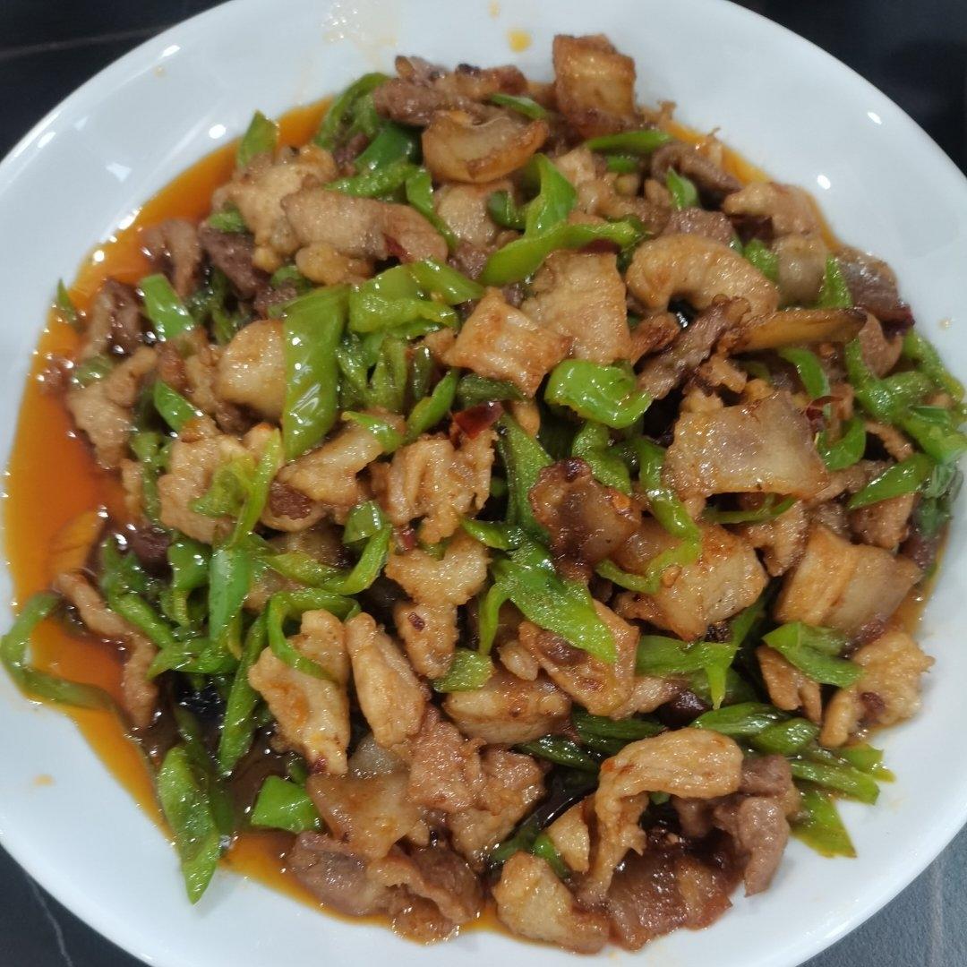 青椒肉丝，这样炒太好吃了。