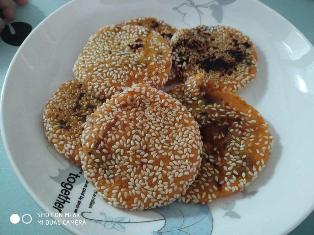 女儿下午茶小点心～芝麻红薯饼