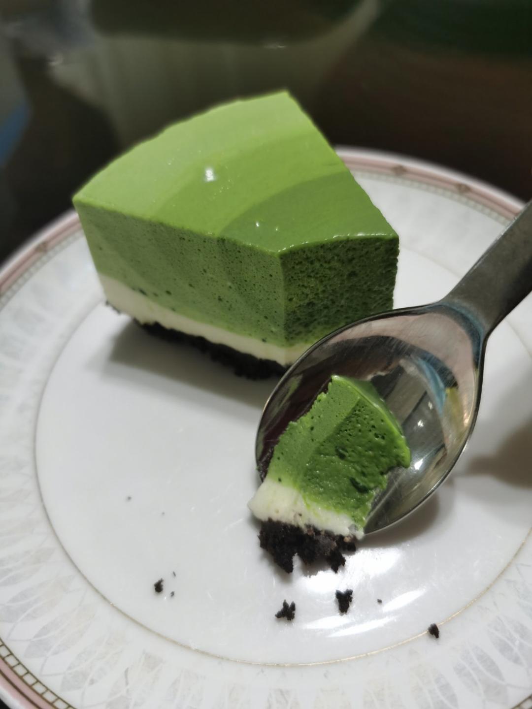 渐变抹茶慕斯蛋糕：我Amanda带着既美又作的抹茶甜点又来了！【曼食慢语】