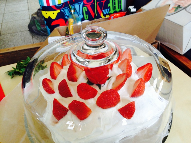 草莓戚风生日蛋糕