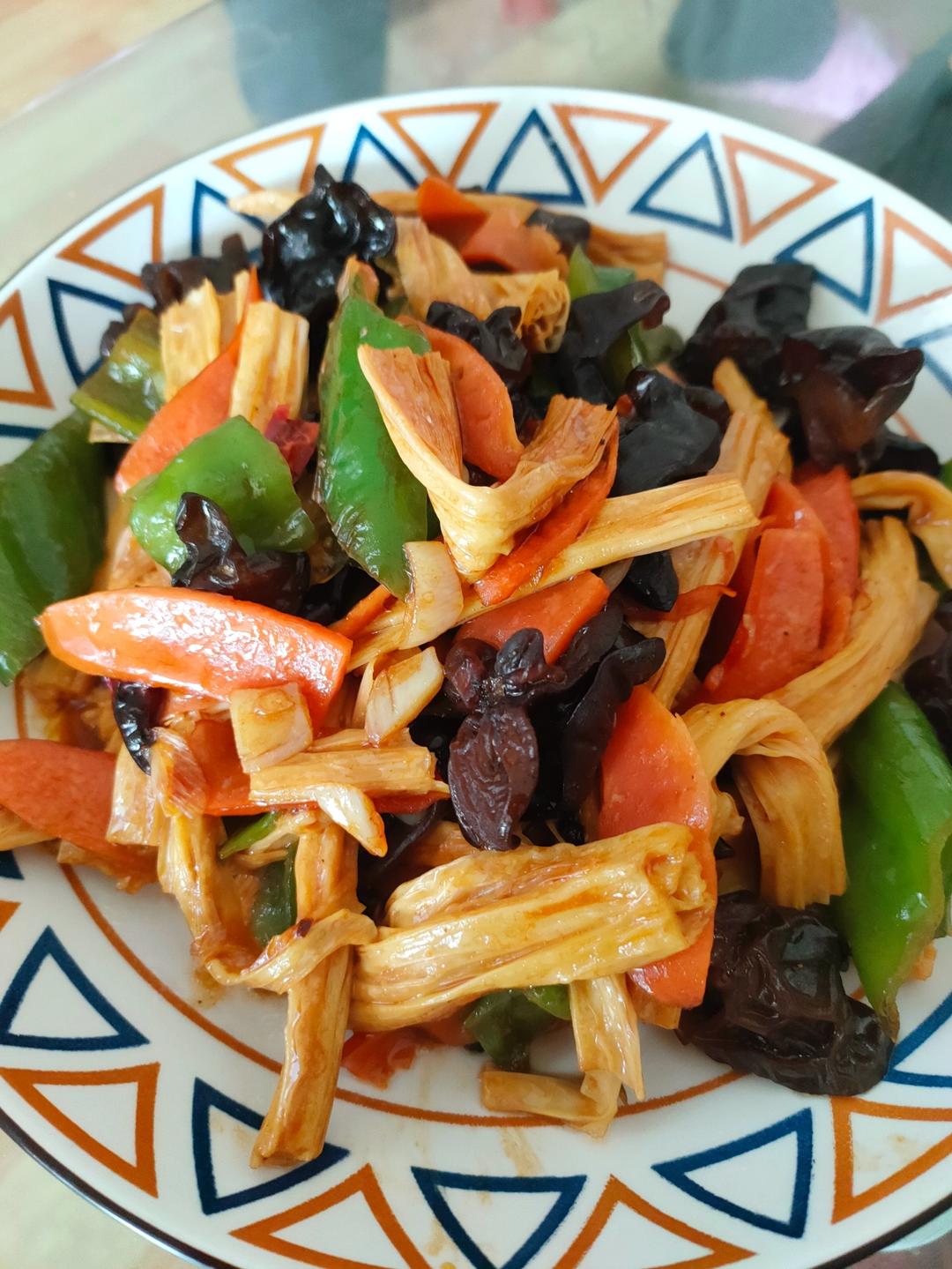 家常小炒木耳炒腐竹