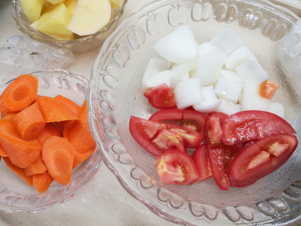 番茄胡萝卜土豆炖牛腩的做法 步骤5