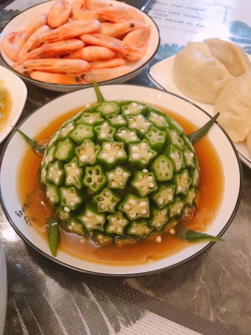 这绝对是秋葵颜值最高的做法，好看又好吃，端上桌最先光盘