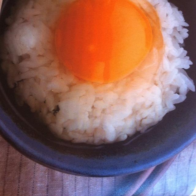 日式生鸡蛋浇饭的做法