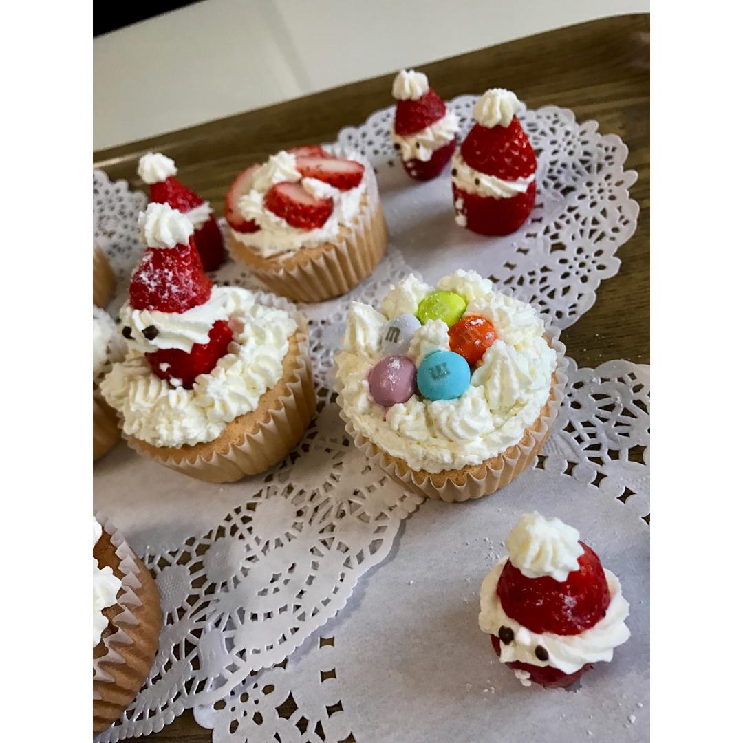 戚风杯子蛋糕^_^不开裂不回缩喔～