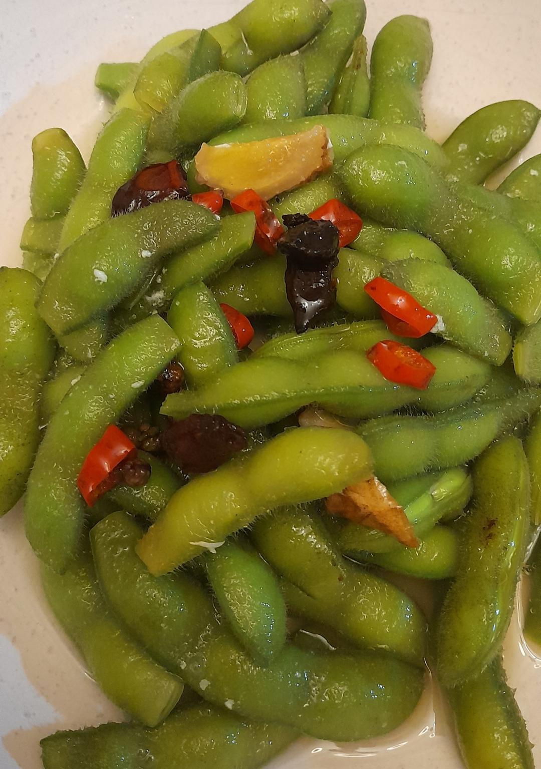 【鱼露渍毛豆荚】