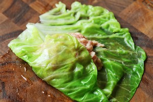 北鼎铸铁锅食谱｜包菜猪肉卷，荤素搭配，鲜美多汁的做法 步骤11