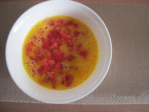 西红柿厚蛋烧的做法 步骤2