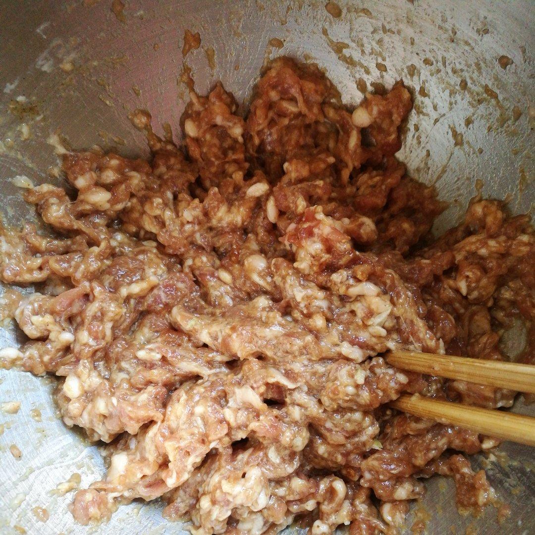 论肉馅的拌制方法