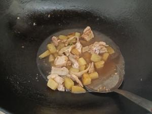 超有味的香菇土豆炖鸡肉的做法 步骤5