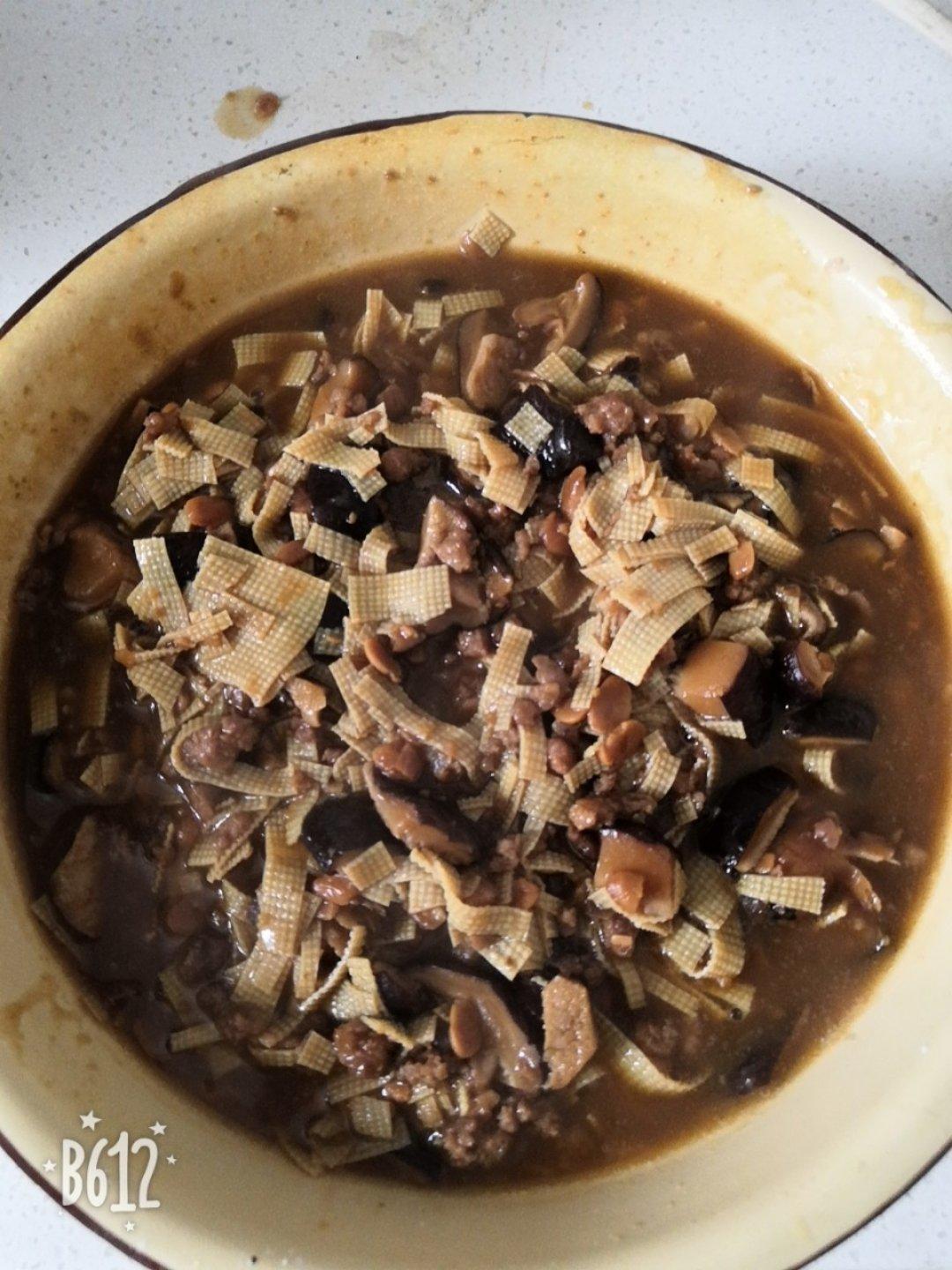捞面肉酱