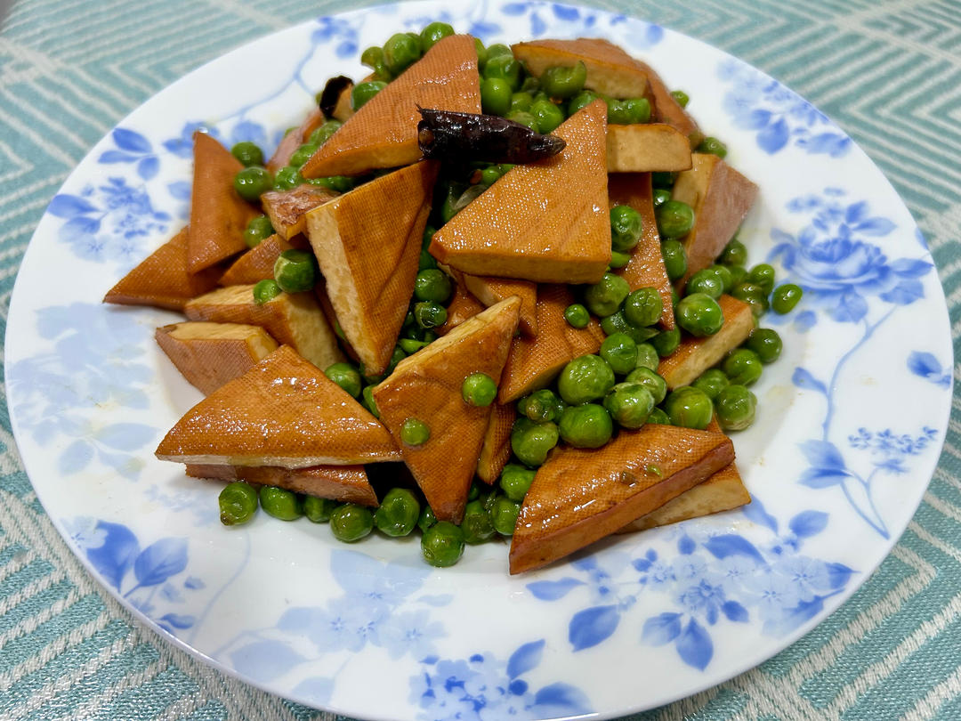 豌豆炒香干