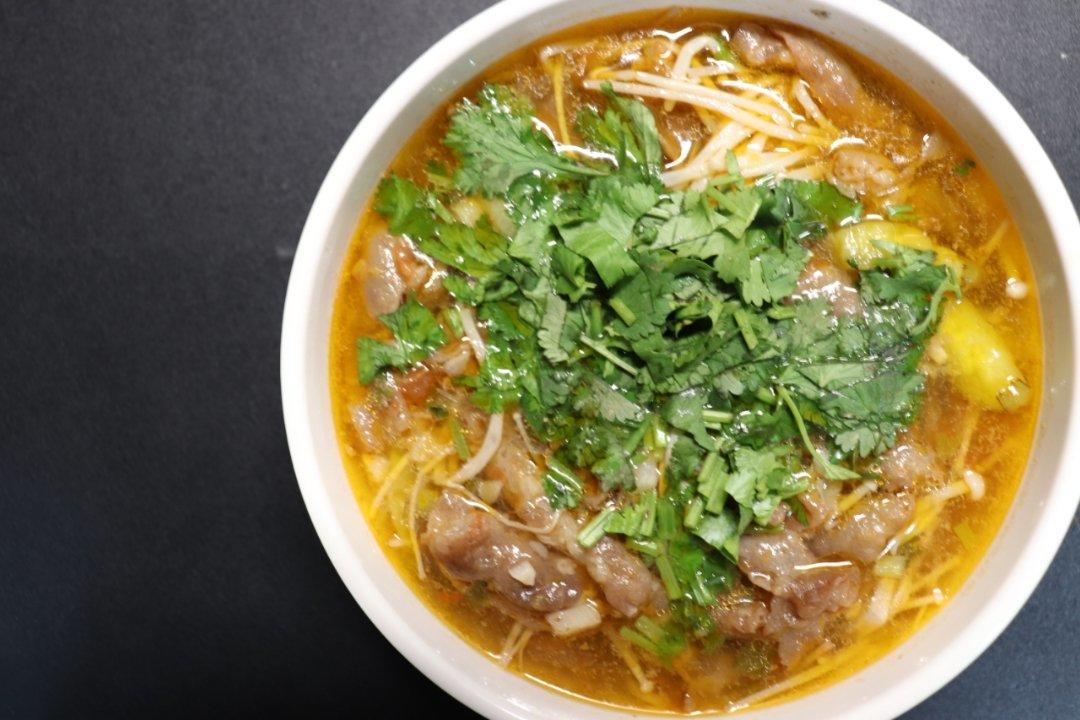 私家酸汤肥牛金针菇