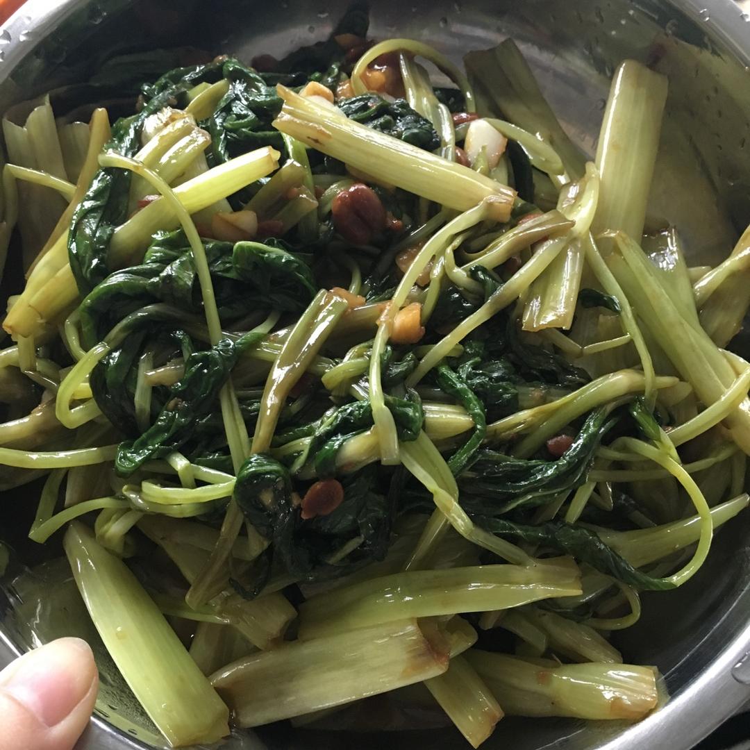 黄豆酱炒通心菜