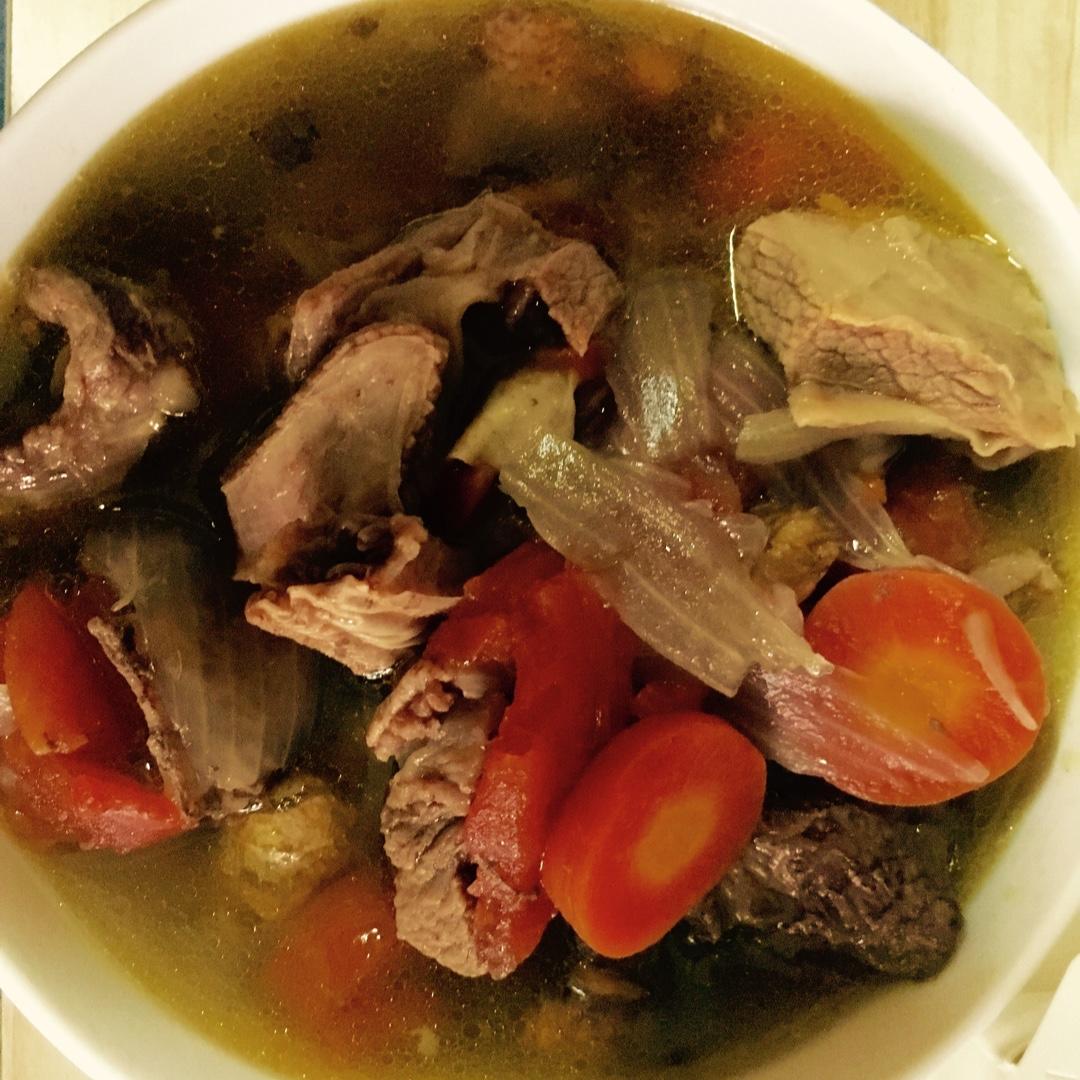 番茄洋葱牛肉汤