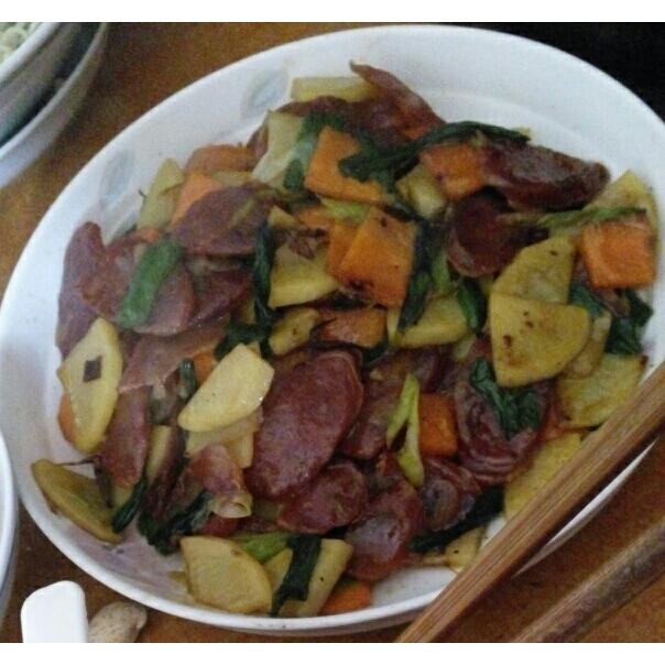 土豆片炒香肠