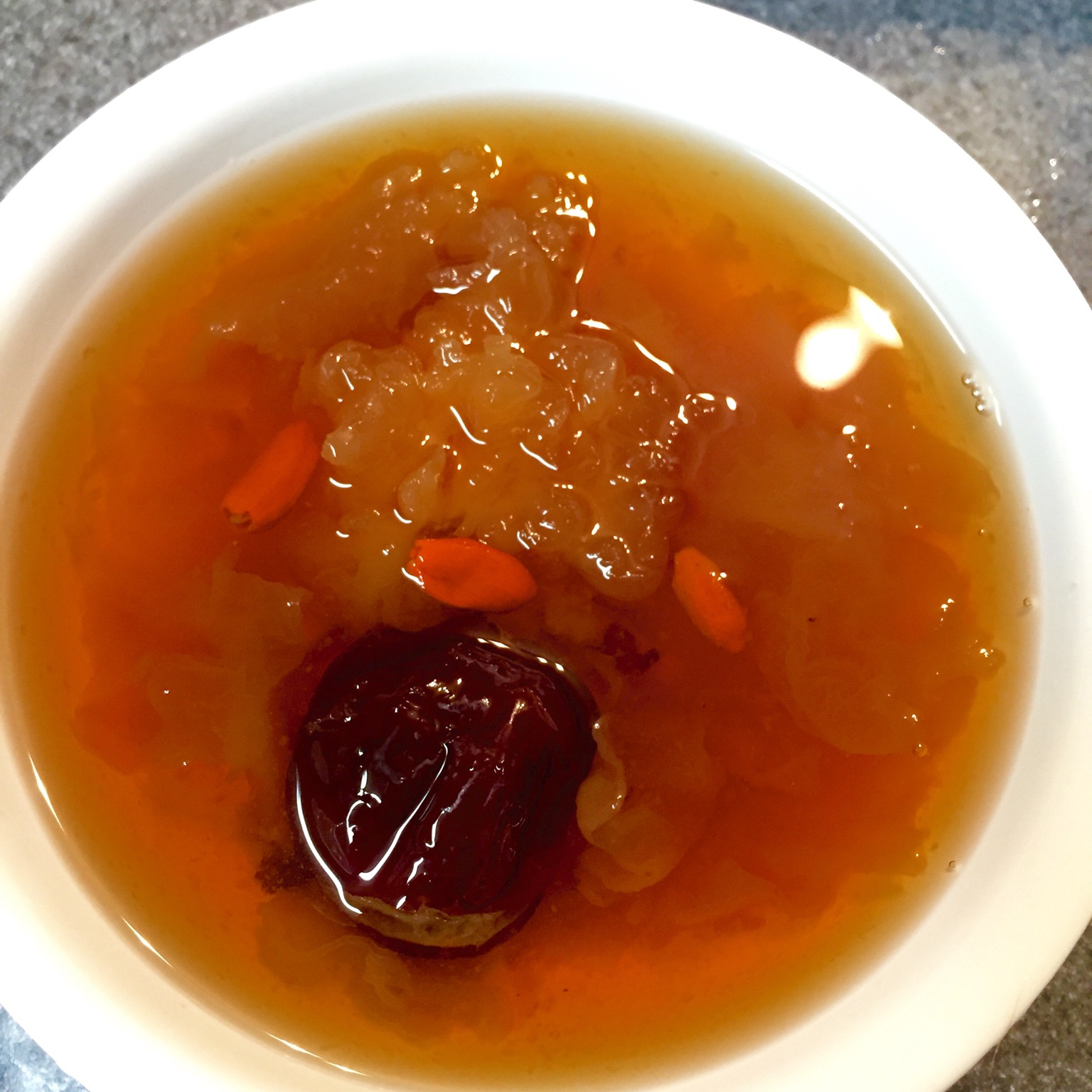 冰糖银耳红枣汤