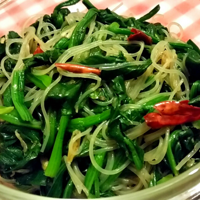 麻辣香的爽口菠菜……